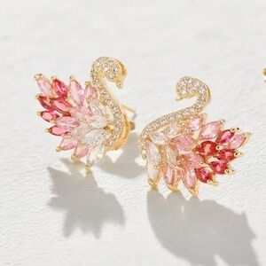 Luxury Swan Zircon Earrings – Elegant Sparkle for Any Occasion 🦢